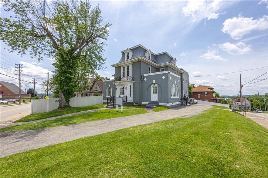 More Photos Of 121 Ridge Ave, Washington Funeral Home For Sale