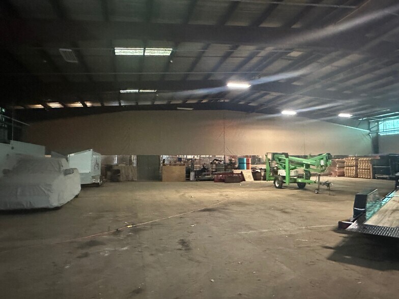 More Photos Of 1815 Morrissey Dr, Bloomington Warehouse For Sale