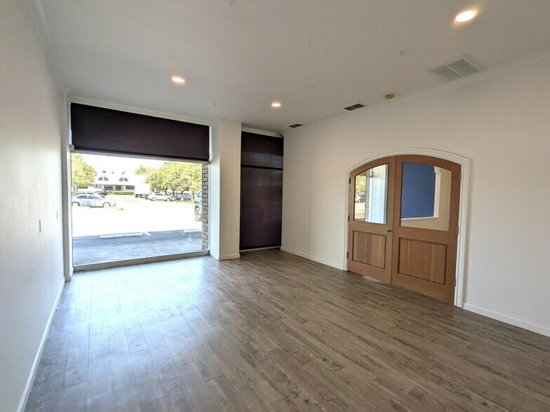 More Photos Of 1559 S Novato Blvd, Novato Unknown For Lease