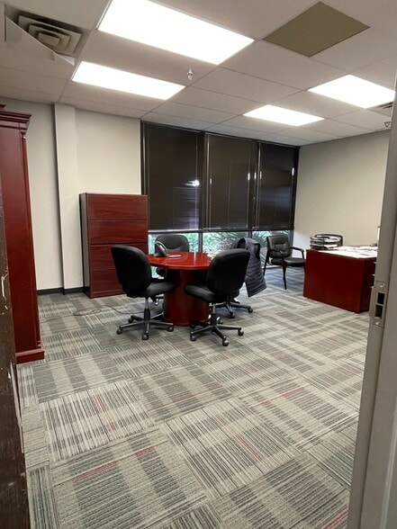 More Photos Of 4021A Ambassador Caffery Pky, Lafayette Office For Lease