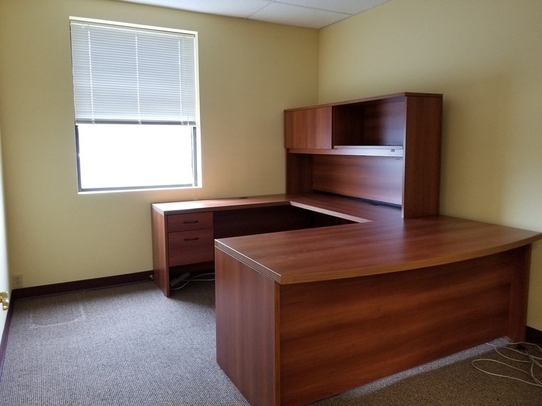 More Photos Of 1901-2009 Black Rock Tpke, Fairfield Unknown For Lease