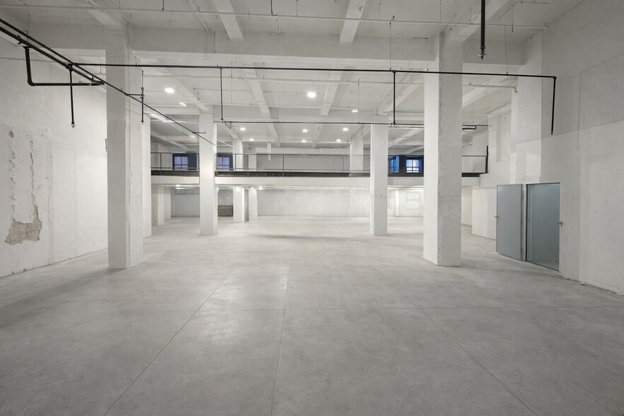 More Photos Of 254-258 W 35th St, New York Apartments For Lease