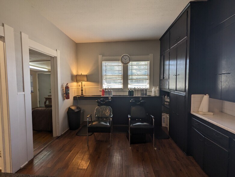 More Photos Of 2671 Broadway, Beaumont Freestanding For Sale