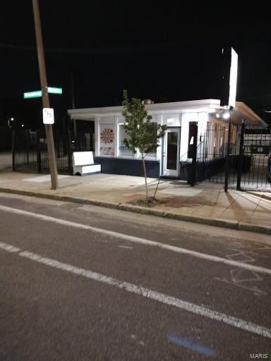 More Photos Of 7950 N Broadway, Saint Louis General Retail For Lease