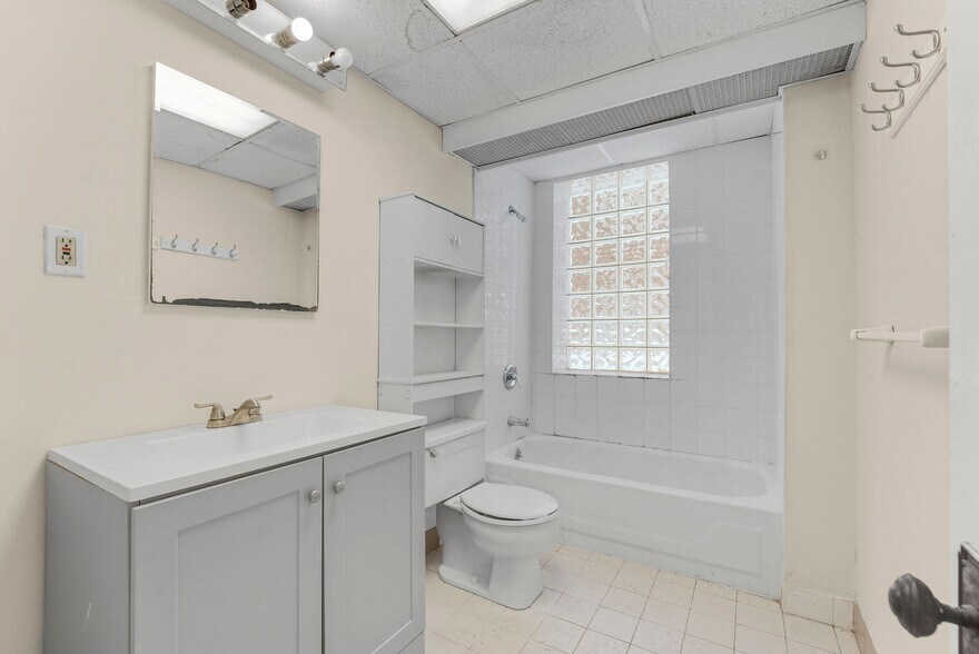 More Photos Of 2617 Euclid Heights Blvd, Cleveland Heights Apartments For Sale