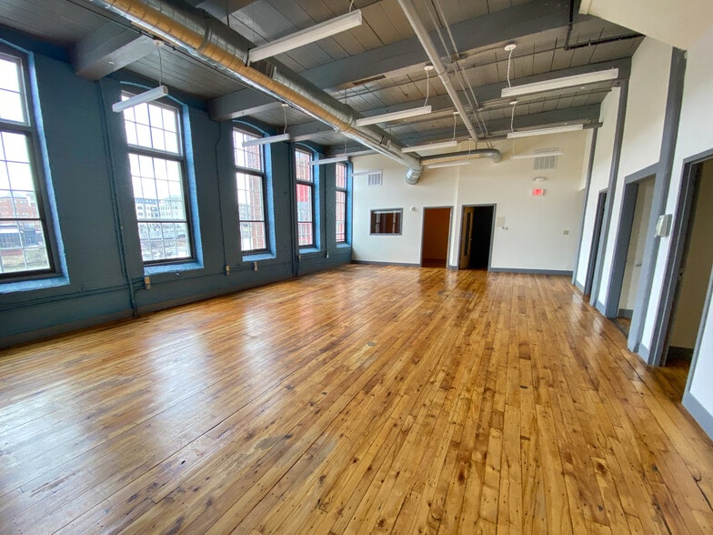 More Photos Of 1 Mill St, Burlington Office For Lease