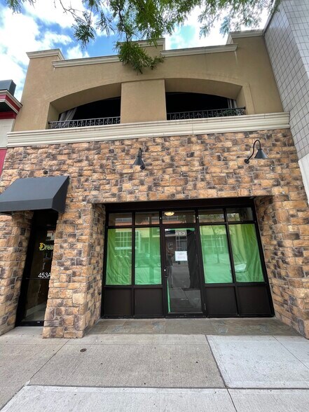 More Photos Of 453 Brant St, Burlington Storefront Retail Residential For Sale