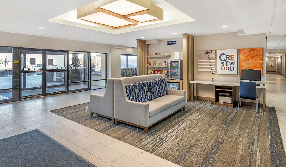 More Photos Of 13330 Cicero Ave, Crestwood Hotel For Sale