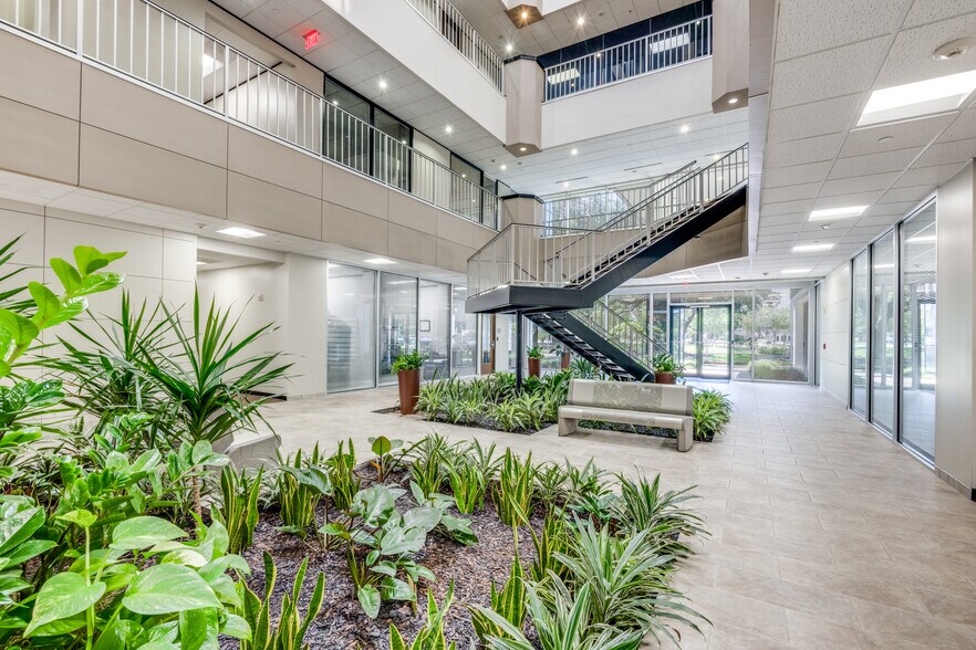 More Photos Of 2929 Briarpark Dr, Houston Office For Sale