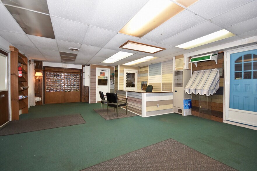 More Photos Of 2567 Cranberry Hwy, Wareham General Retail For Sale