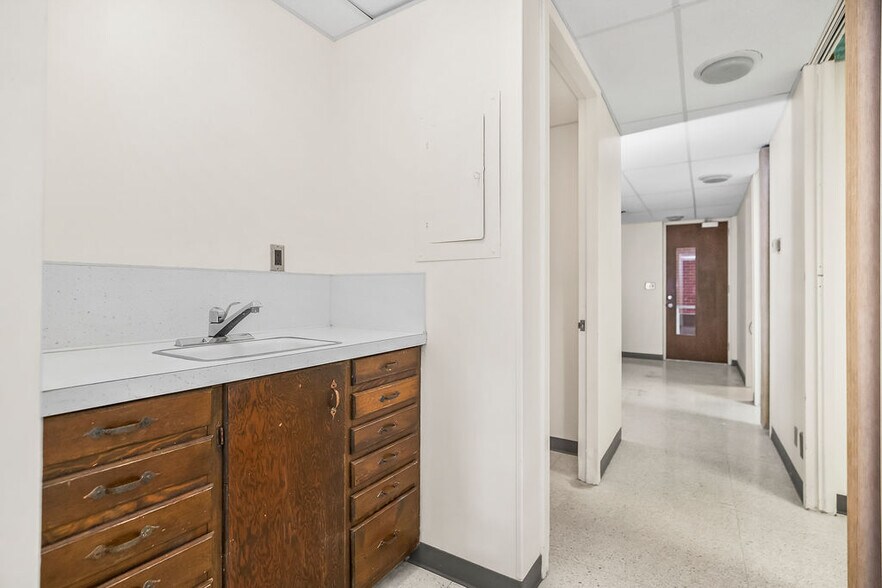 More Photos Of 1854 Minnesota Ave, Kansas City Office Residential For Sale