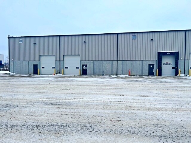 More Photos Of 885 Memorial Dr, Wood Buffalo Warehouse For Lease