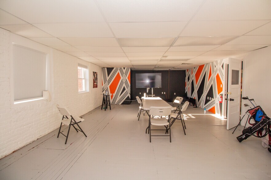 More Photos Of 21-69 S Main St, Leicester Service For Sale