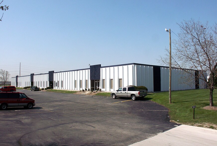 More Photos Of 4121-4135 Westward Ave, Columbus Light Distribution For Lease