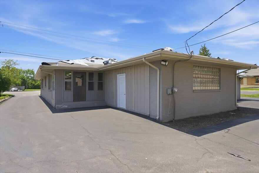 More Photos Of 2304 Plainfield Rd, Crest Hill Medical For Sale