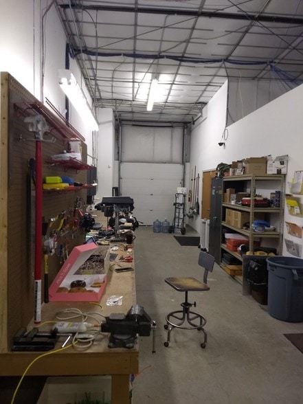 More Photos Of 3214-3224 Kingsley Way, Madison Warehouse For Lease