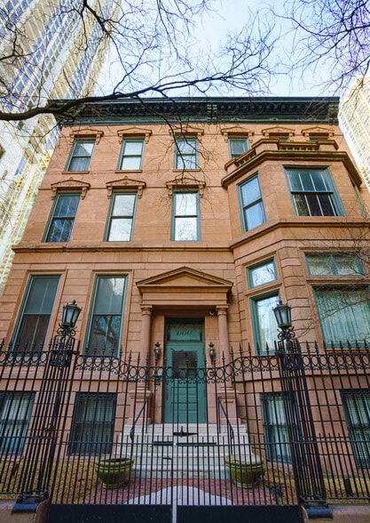 More Photos Of 660 N Rush St, Chicago Office Residential For Sale