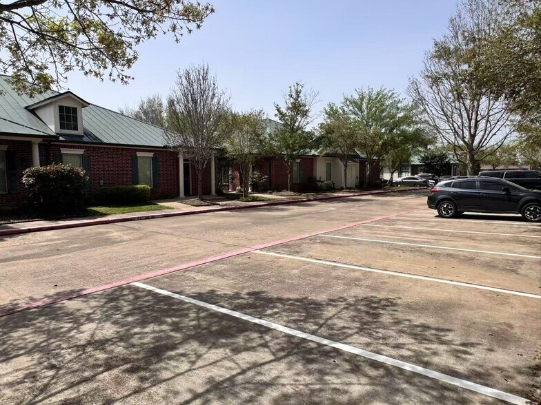 More Photos Of 4501 Cartwright Rd, Missouri City Office For Sale