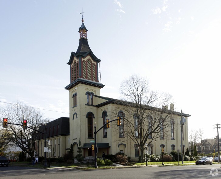 Primary Photo Of 10 S Clinton St, Doylestown Office For Lease