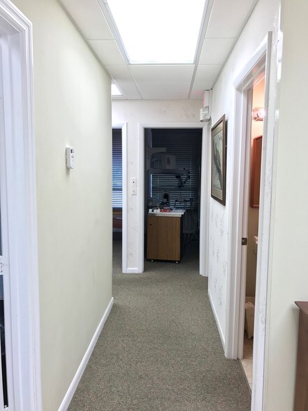 More Photos Of 900 SE Ocean Blvd, Stuart Medical For Lease