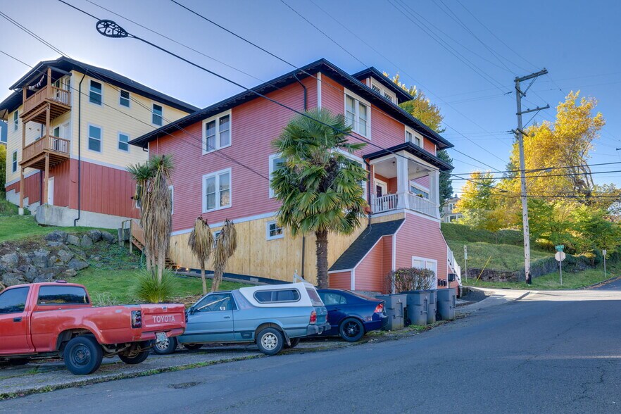 More Photos Of 811 Franklin Ave, Astoria Multifamily For Sale