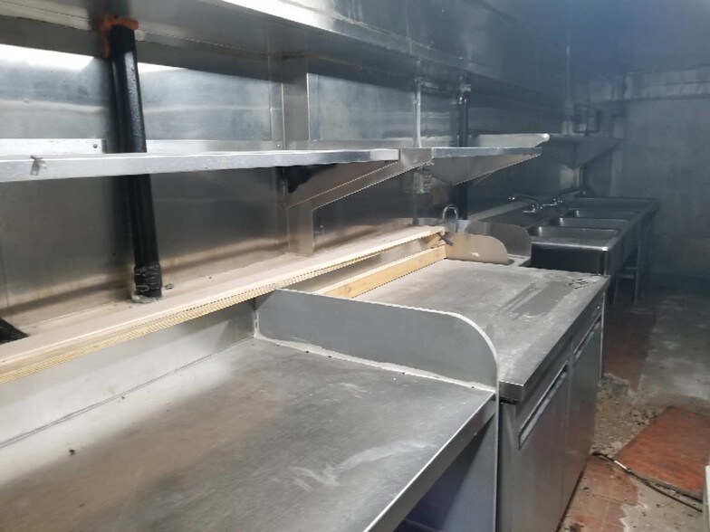 More Photos Of 1 E Broadway, New York Storefront Retail Office For Lease