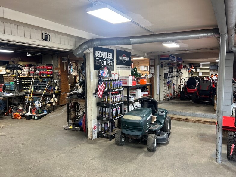 More Photos Of 71 Worcester Road, Charlton Auto Dealership For Sale