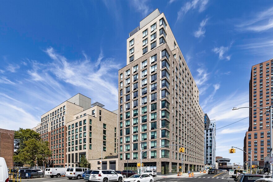 More Photos Of 400 W 207th St, New York Apartments For Lease