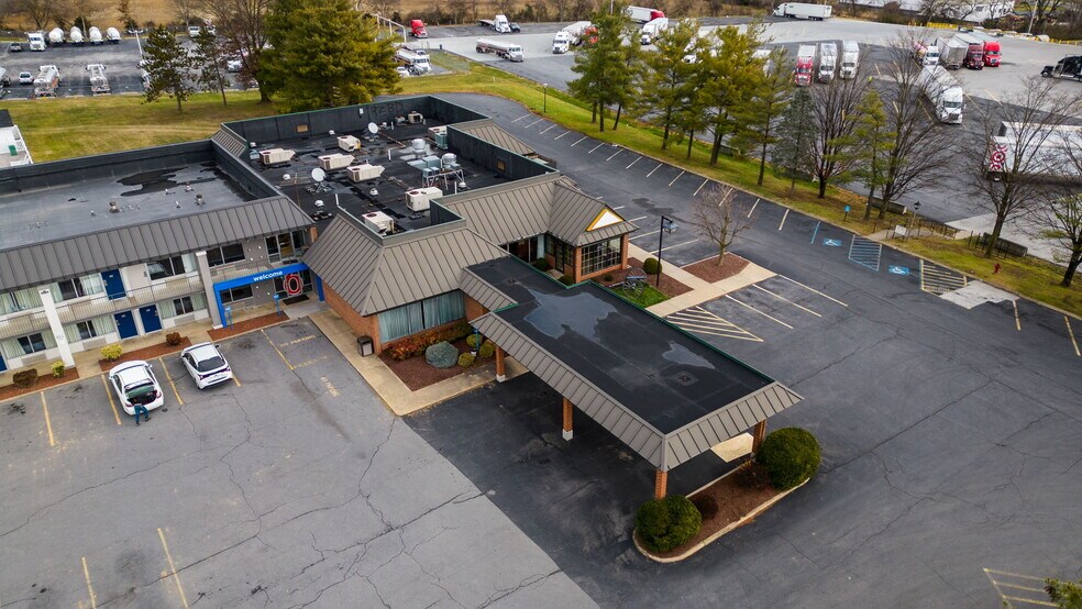More Photos Of 250 Conicville Rd, Mount Jackson Hotel For Lease
