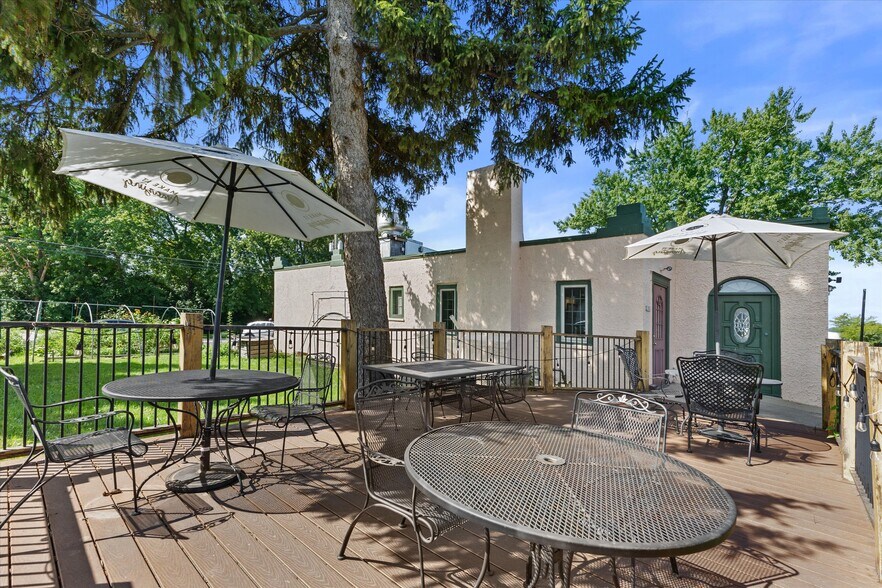 More Photos Of 17001 W Greenfield Ave, New Berlin Restaurant For Sale