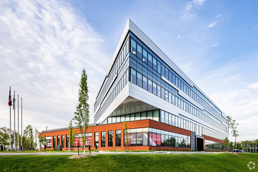 More Photos Of 2400 Boul des Sources, Pointe-claire Office Residential For Lease
