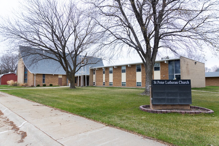 Primary Photo Of 381 H St, Hampton Religious Facility For Sale