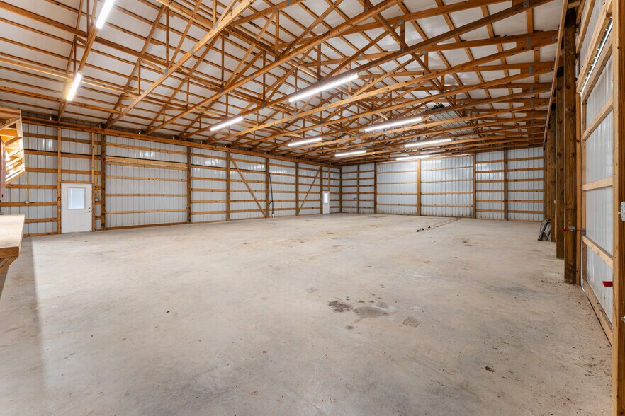 More Photos Of 9702 Surrey Ln, Richmond Light Distribution For Sale