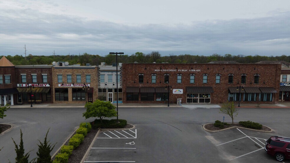 More Photos Of 102-110 S Buckner Tarsney Rd, Grain Valley Storefront For Sale