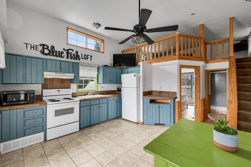 More Photos Of 251 Circle Dr, Wimberley Hospitality For Sale