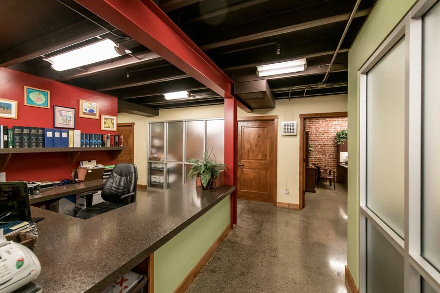 More Photos Of 907-911 Santa Fe Ave, Fresno Flex For Sale