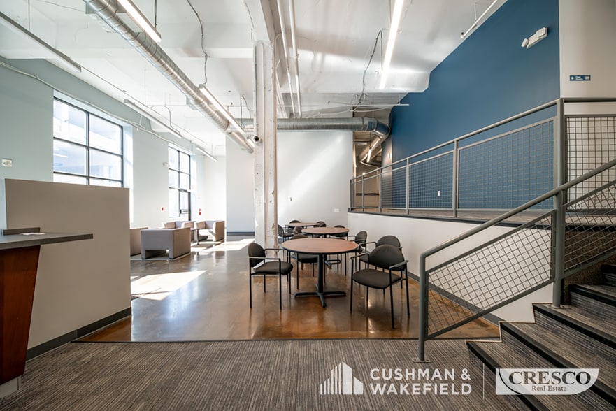 More Photos Of 737 Bolivar Rd, Cleveland Office For Lease
