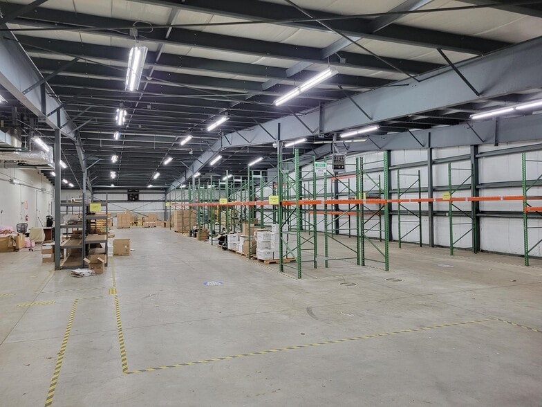 More Photos Of 117 W Dudley Town Rd, Bloomfield Light Manufacturing For Lease