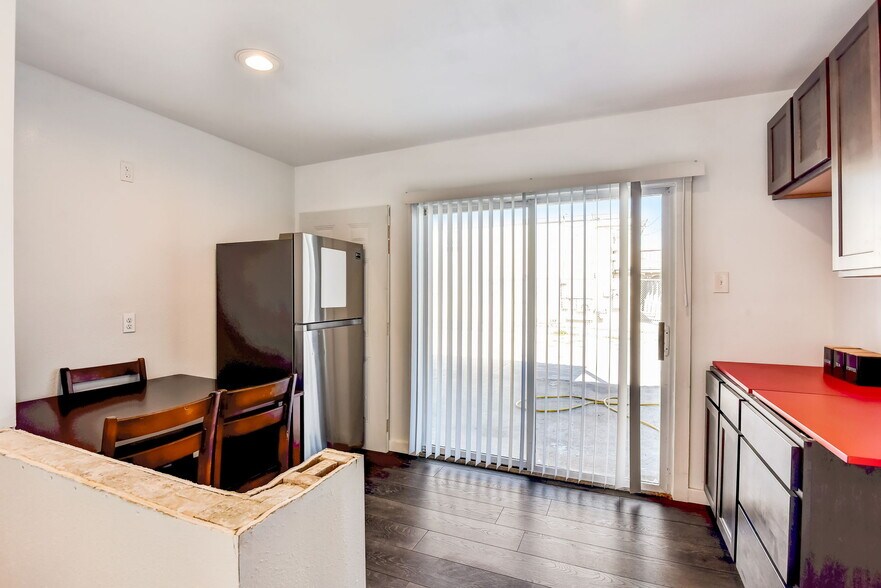 More Photos Of 4803 West Ave, San Antonio Showroom For Lease