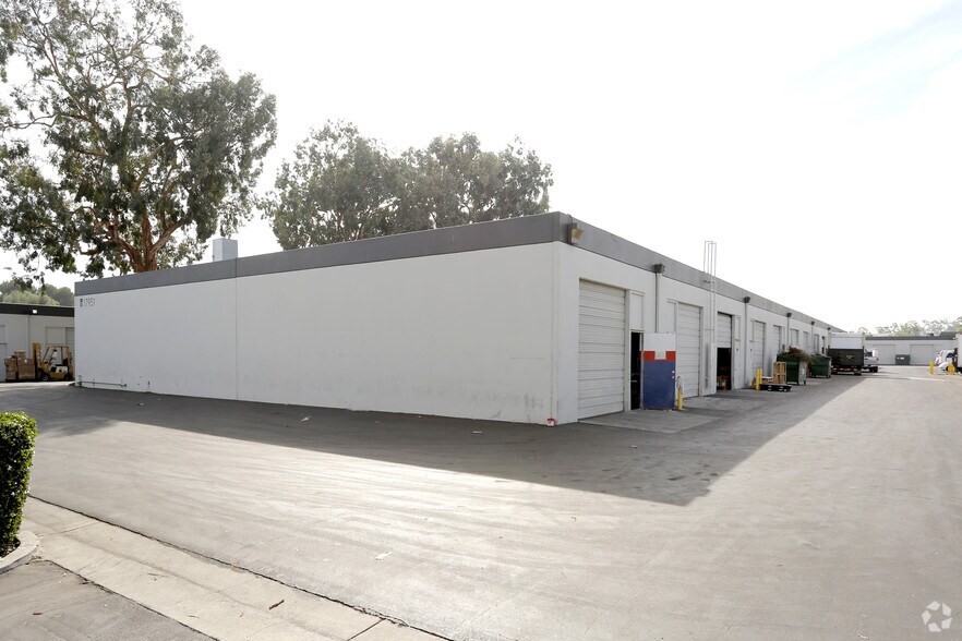 More Photos Of 17951 Sky Park Cir, Irvine Flex For Lease