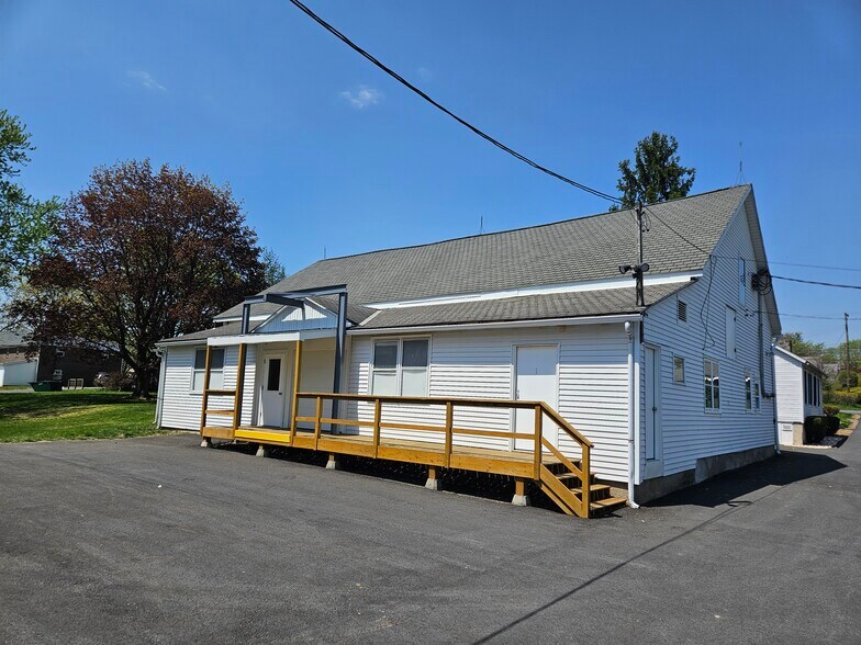 More Photos Of 2824 Freemansburg Ave, Easton Self Storage For Lease