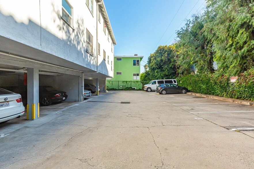 More Photos Of 1429 Havenhurst Dr, West Hollywood Apartments For Sale