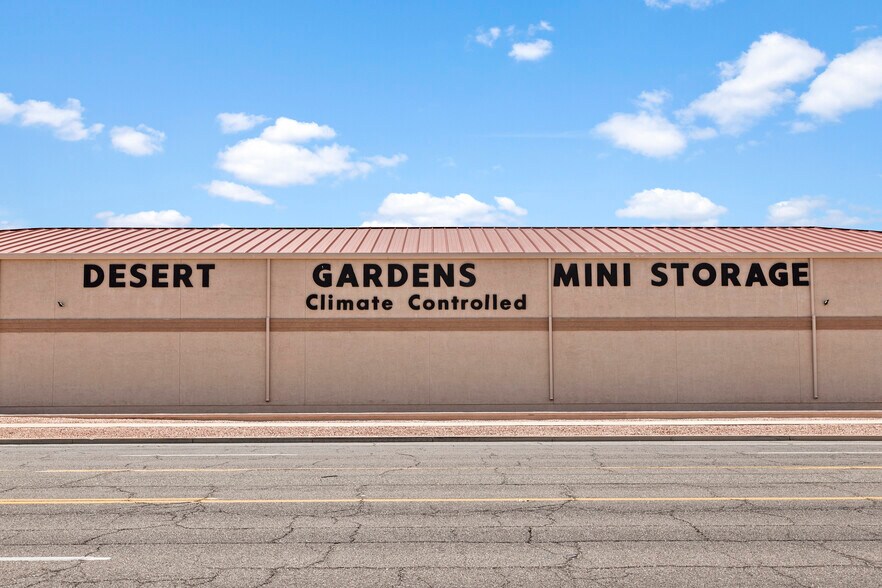 More Photos Of 13551 W Glendale Ave, Glendale Self Storage For Sale