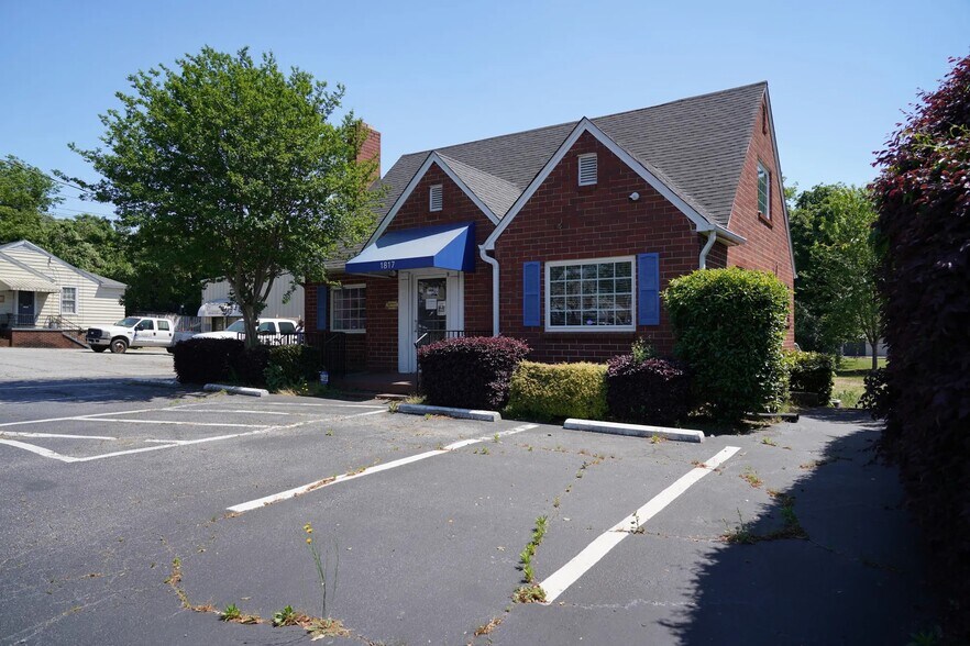 More Photos Of 1817 N Boulevard, Anderson Office For Sale