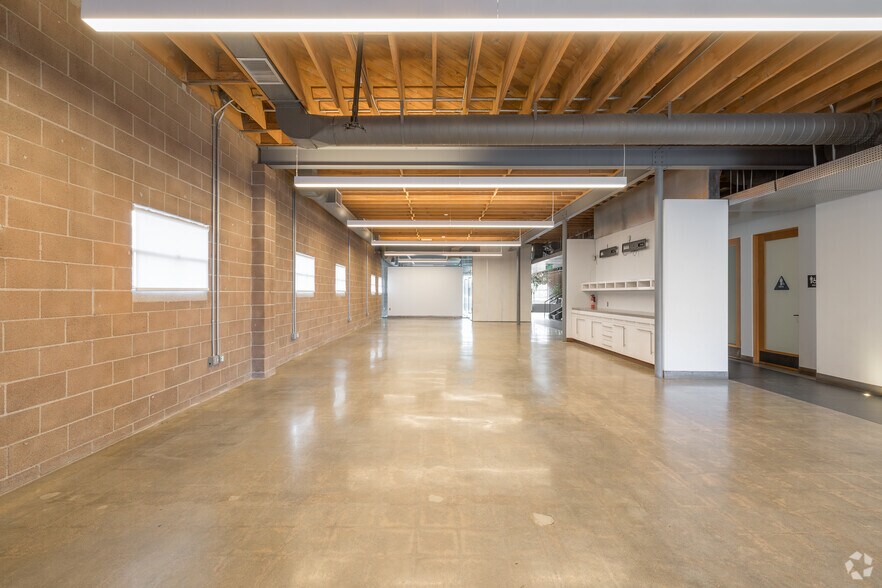 More Photos Of 2251 Barry Ave, Los Angeles Loft Creative Space For Sale