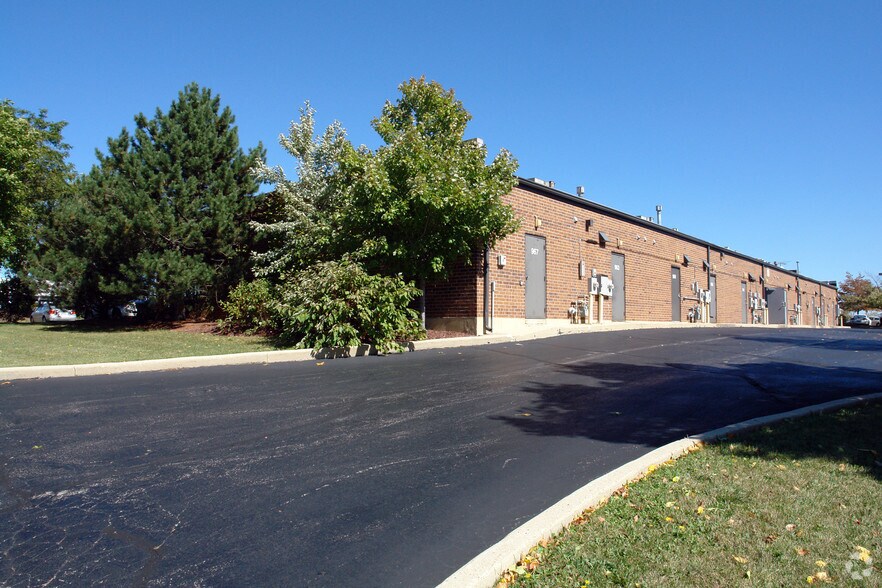 More Photos Of 927-967 W Golf Rd, Schaumburg General Retail For Lease