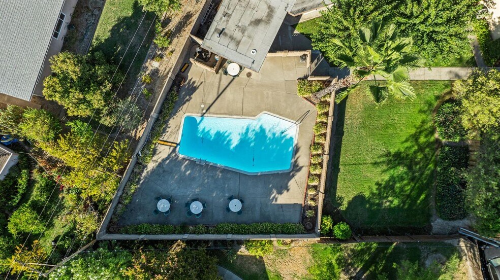 More Photos Of 6004-6012 Gloria Dr, Sacramento Apartments For Sale