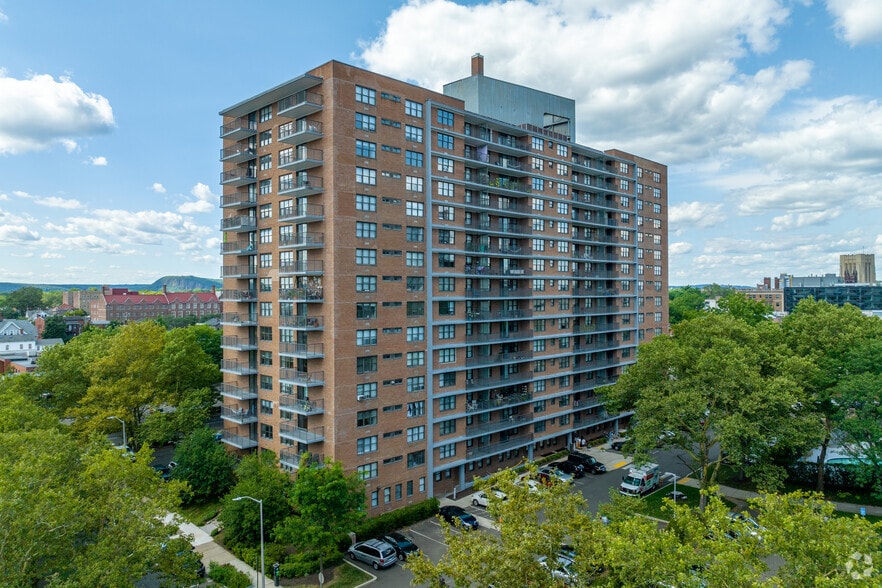 More Photos Of 129 York St, New Haven Apartments For Lease