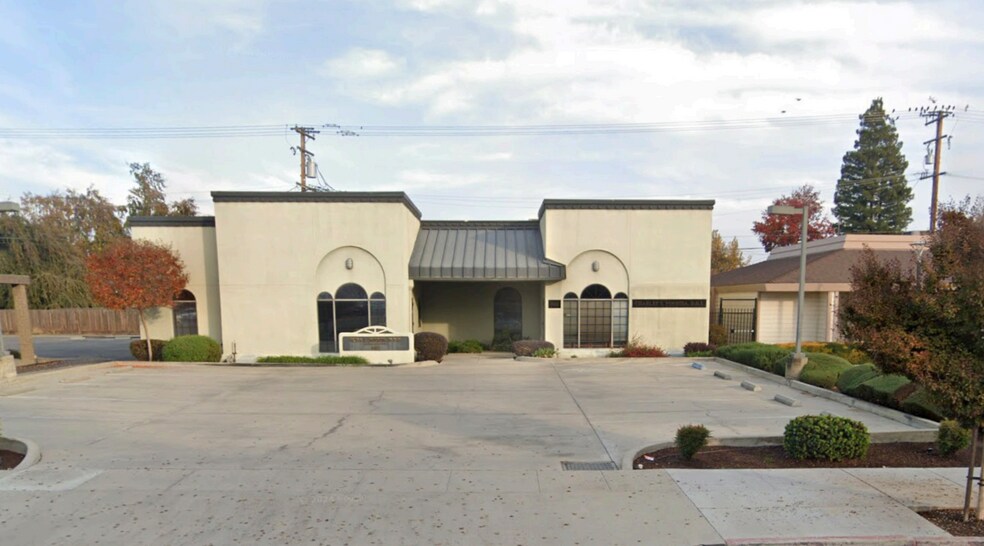 Primary Photo Of 946-952 N Cherry St, Tulare Medical For Lease