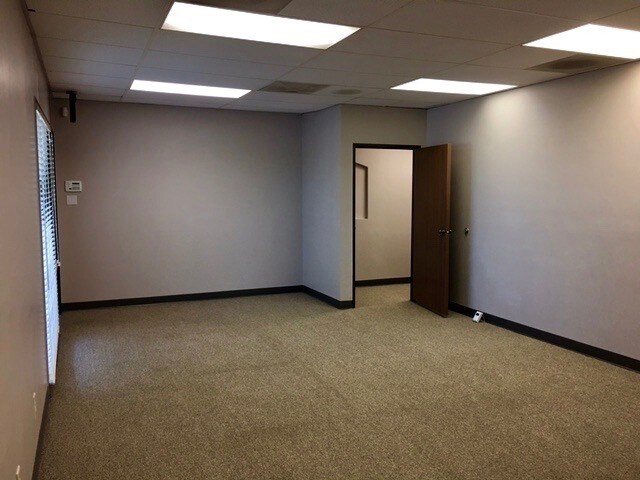 More Photos Of 2200 E 104th Ave, Thornton Office For Lease